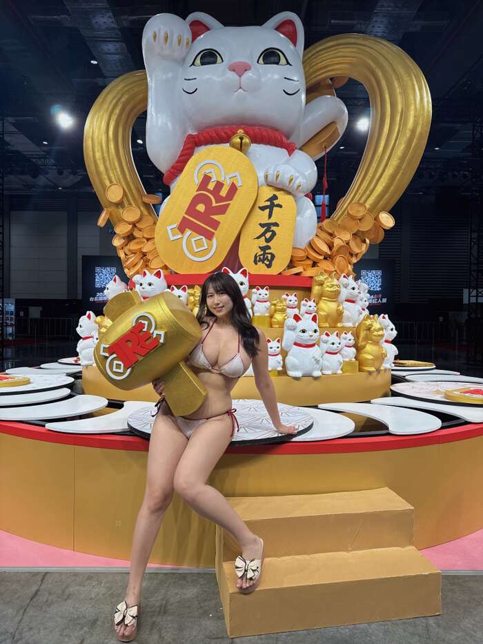 Souka (Sayaka Todo), who made the gravure idol busty rankings, shows off her overwhelming size and height in Taiwan lol 4th image