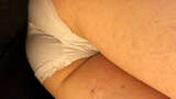 【upskirt3229逆さ撮りJD】屈んだところを縁がレースの白サテンPを真後ろから撮られるむっちり太ももとお尻がエロいDくらいの若い娘