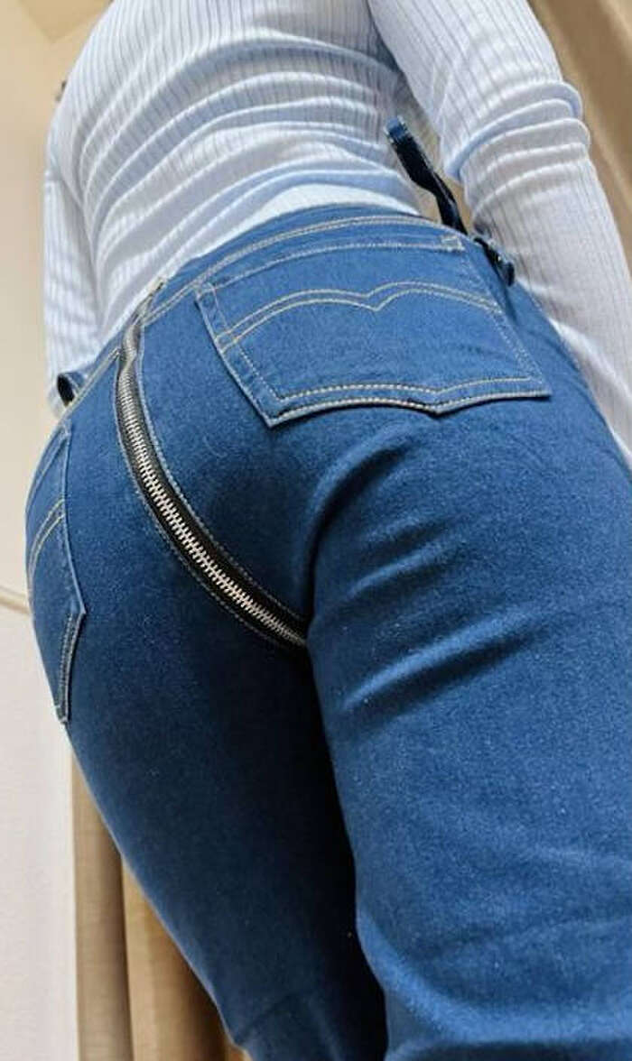 Erotic images showing your butt exposed with a back zipper 17th image