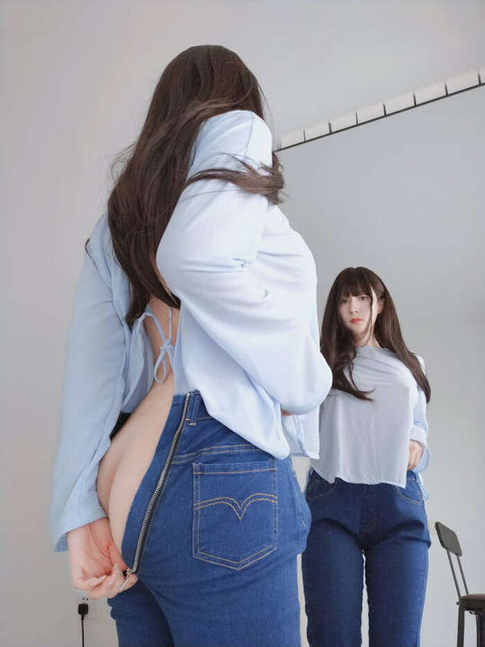 Erotic images showing your butt exposed with a back zipper 25th image