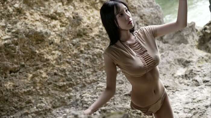Nene Mitsumi, the eye-shaped actress whose areolas are covered in bubbles and sexy 8th image