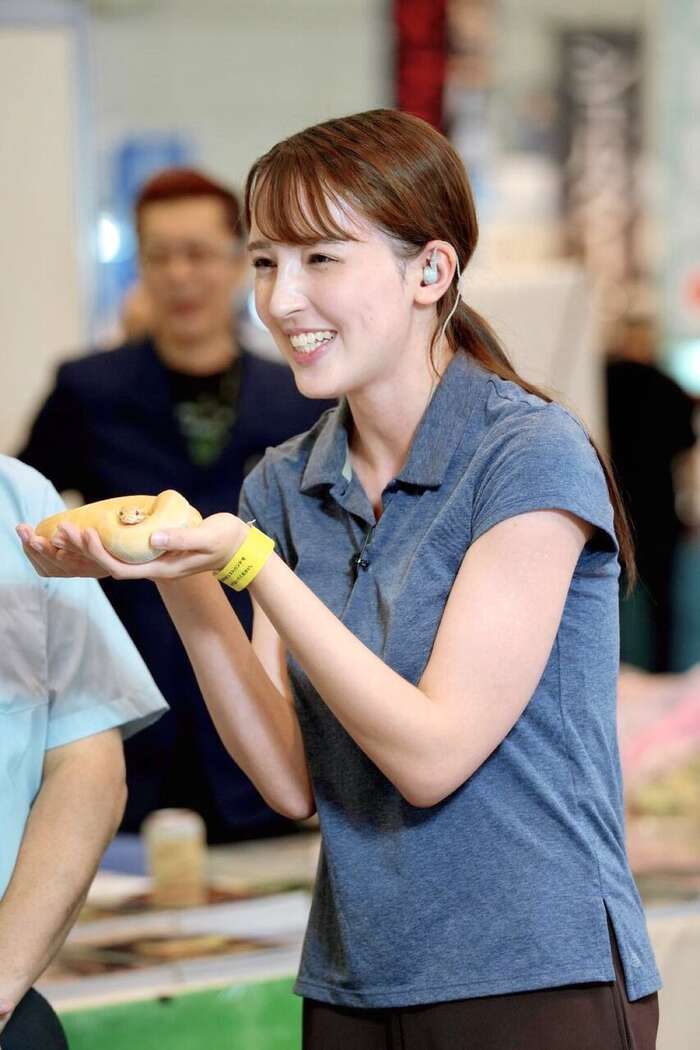 【画像】女子アナ「想像以上にすべすべでかわいかったです」 4th image