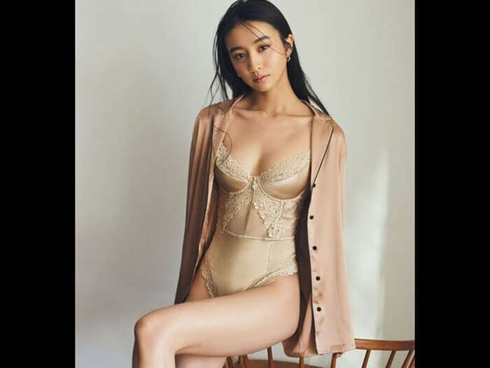 Aki Sasaki: The mother of a classmate is a men's esthetic girl 6th image