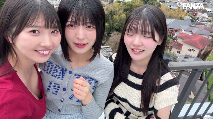 全員パイパンのJD3人組の温泉入浴シーンがエロい 8th image