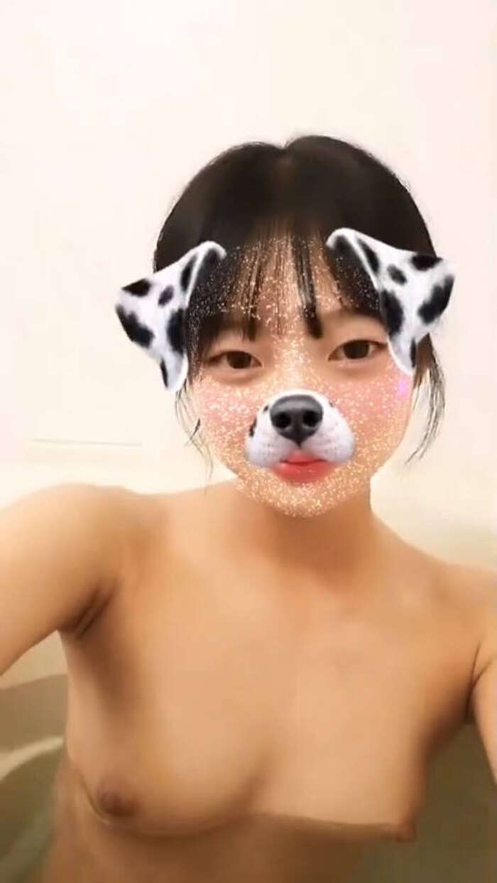 お風呂で入浴中女子大生のエロ画像 5th image