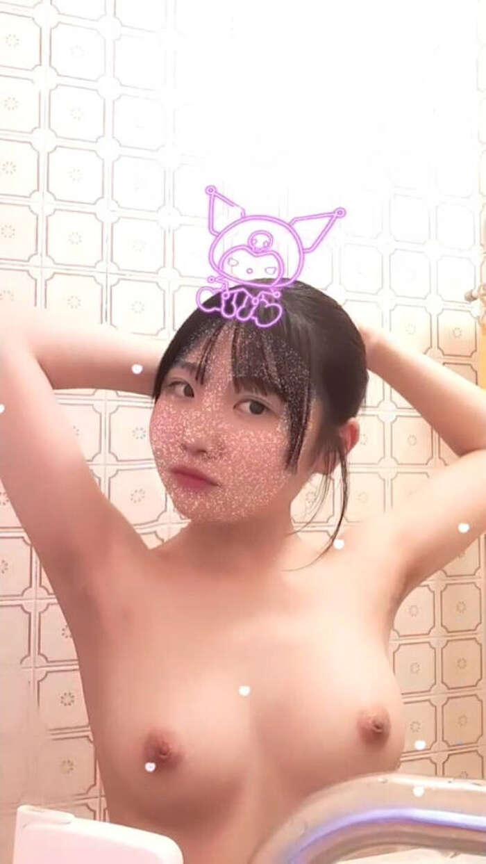 お風呂で入浴中女子大生のエロ画像 8th image