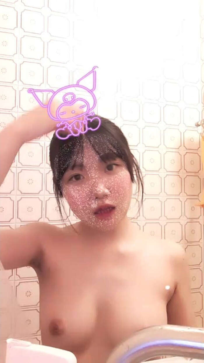 お風呂で入浴中女子大生のエロ画像 9th image
