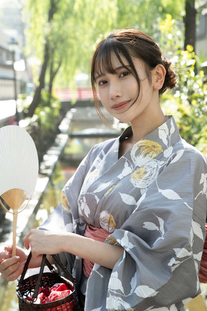 [Image] The No.1 body in the gravure idol world's private beach bikini is insane lol Kurumi Natori's astonishing figure is a huge buzz!! 16th image