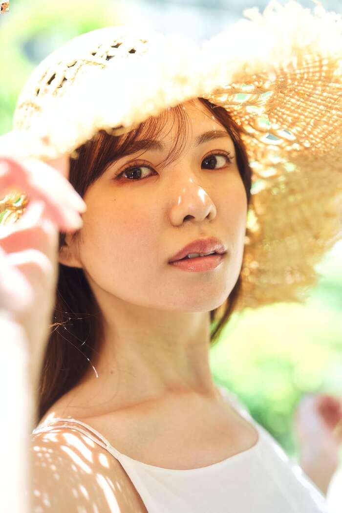 【画像】元SKE48の舞台女優、SEXY水着写真集の発売決定wwwwww岡本彩夏、大人の雰囲気で魅せたランジェリーショットにも挑戦！！ 4th image