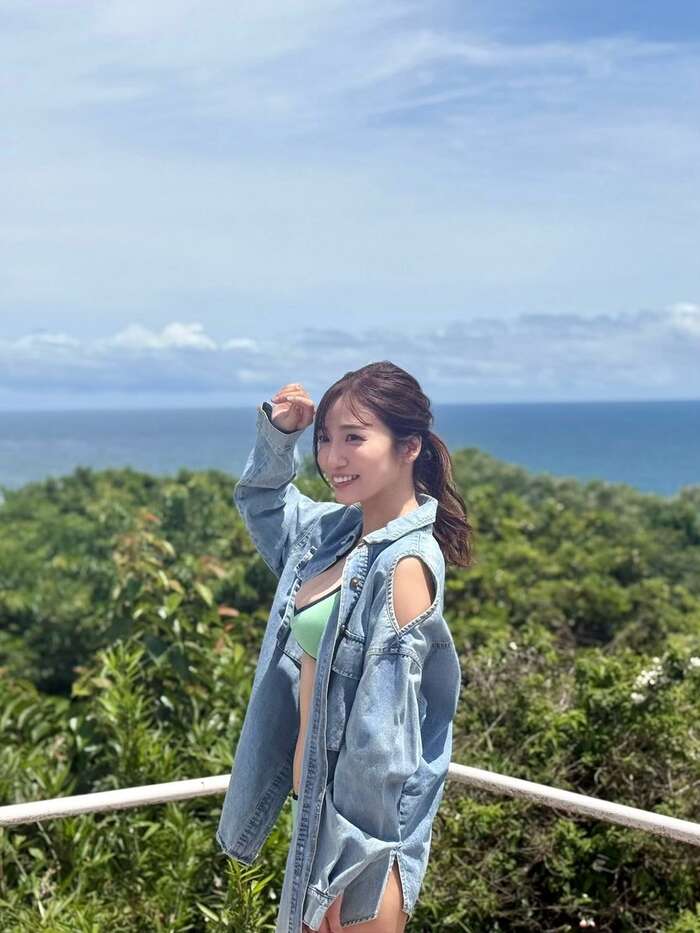【衝撃画像】39歳・内田敦子アナ、初水着グラビア解禁wwwwww1st写真集でビキニ姿を初公開！！ 3th image