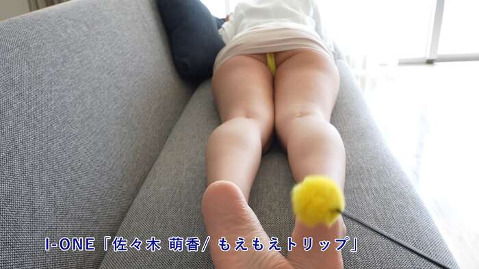The strongest gravure idol with a face that stirs men's hearts, exposing her limits lol Moeka Sasaki releases bold outfits repeatedly in her latest image DVD!! Summary of videos and images for the new 'Moe Moe Trip'! 28th image