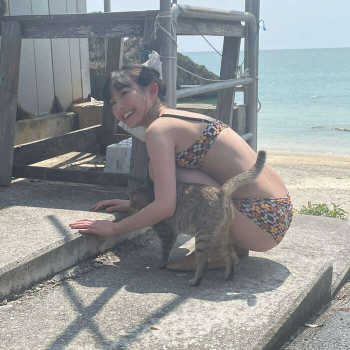 [Image] The strongest gravure idol with a strong face, her plump beautiful butt is way too sexy lololol Fans are thrilled by Kanami Takasaki's swimsuit gravure off-shot!! 24th image