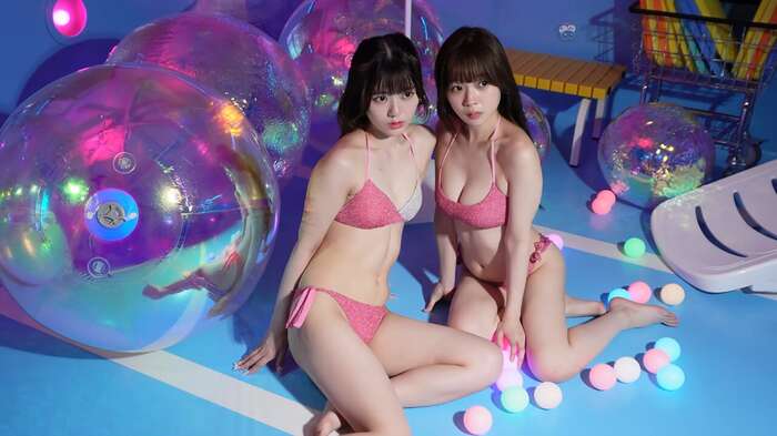 【画像】アイドル界で最注目の新星、初水着グラビアデビューwwww「SEKAIE」立華みくる＆齋藤なな、ヤンマガでエッチなビキニショット解禁！！！ 23th image