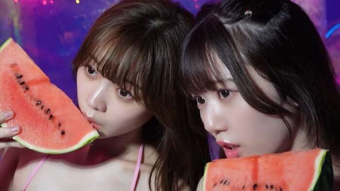【画像】アイドル界で最注目の新星、初水着グラビアデビューwwww「SEKAIE」立華みくる＆齋藤なな、ヤンマガでエッチなビキニショット解禁！！！ 24th image