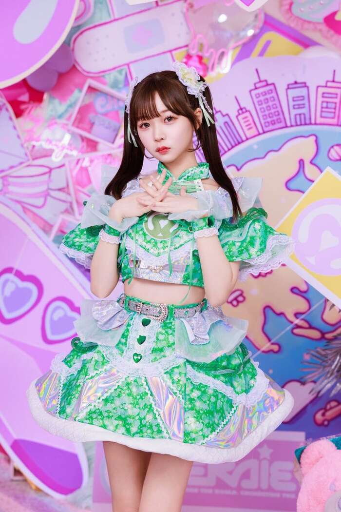 【画像】アイドル界で最注目の新星、初水着グラビアデビューwwww「SEKAIE」立華みくる＆齋藤なな、ヤンマガでエッチなビキニショット解禁！！！ 3th image