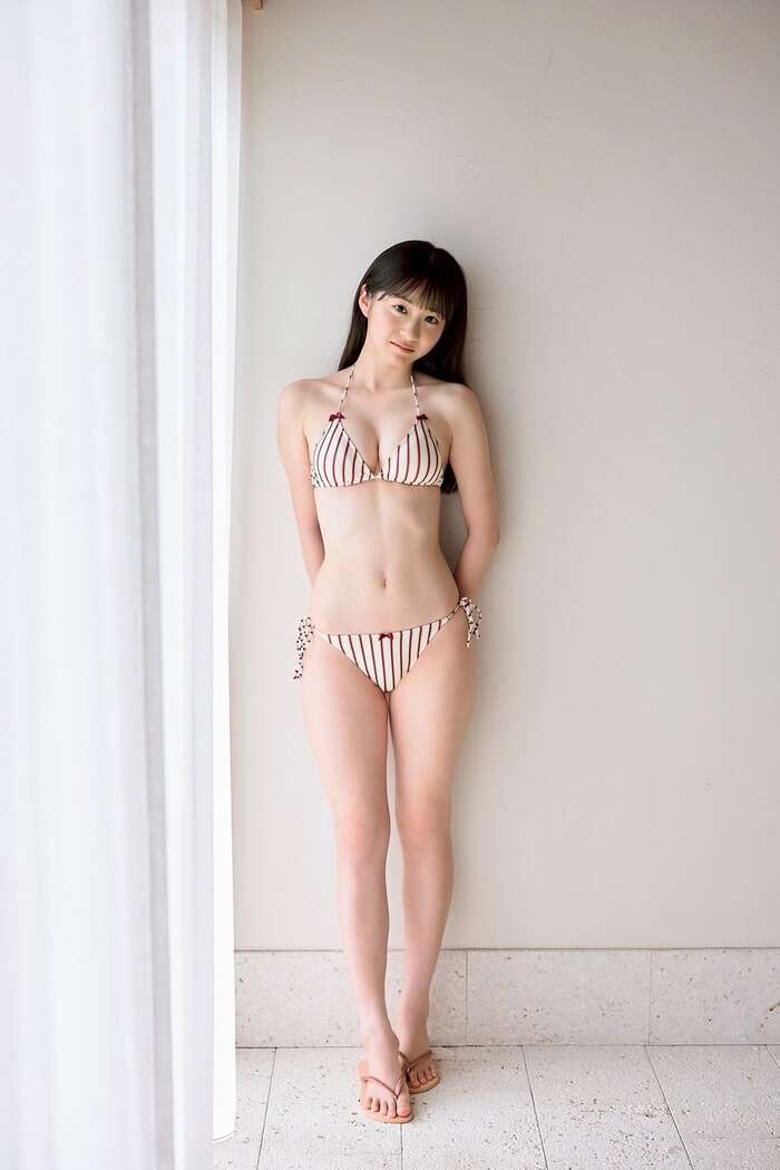 [Image] 17-year-old beautiful busty high school girl explodes with charm in swimsuit gravure lolololol Miss Magazine 2025 Kokoro Haru shows off a translucent bikini look!! 18th image
