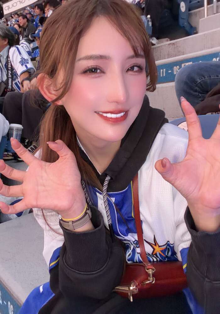 Karen Yuzuri, an H-cup beauty from Okinawa, is thoroughly sexually exploited for 12 hours nonstop to celebrate her 5th anniversary lol 16th image