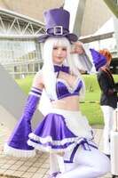 Famitsu: "We've gathered sexy cosplayers from Comiket!"
