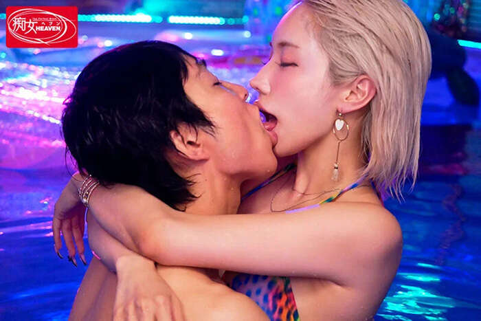 So intense it melts your brain... 100 kiss images 2th image