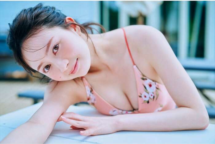 Ego Yuna is a 9th image