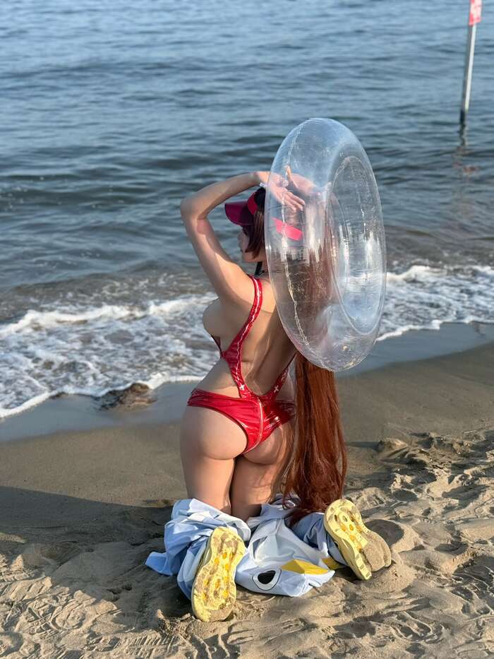 'NIKKE' Swimsuit Marchana C108 Images of a Busty Cosplayer Trending at Comiket and Taiwan FF 40th image