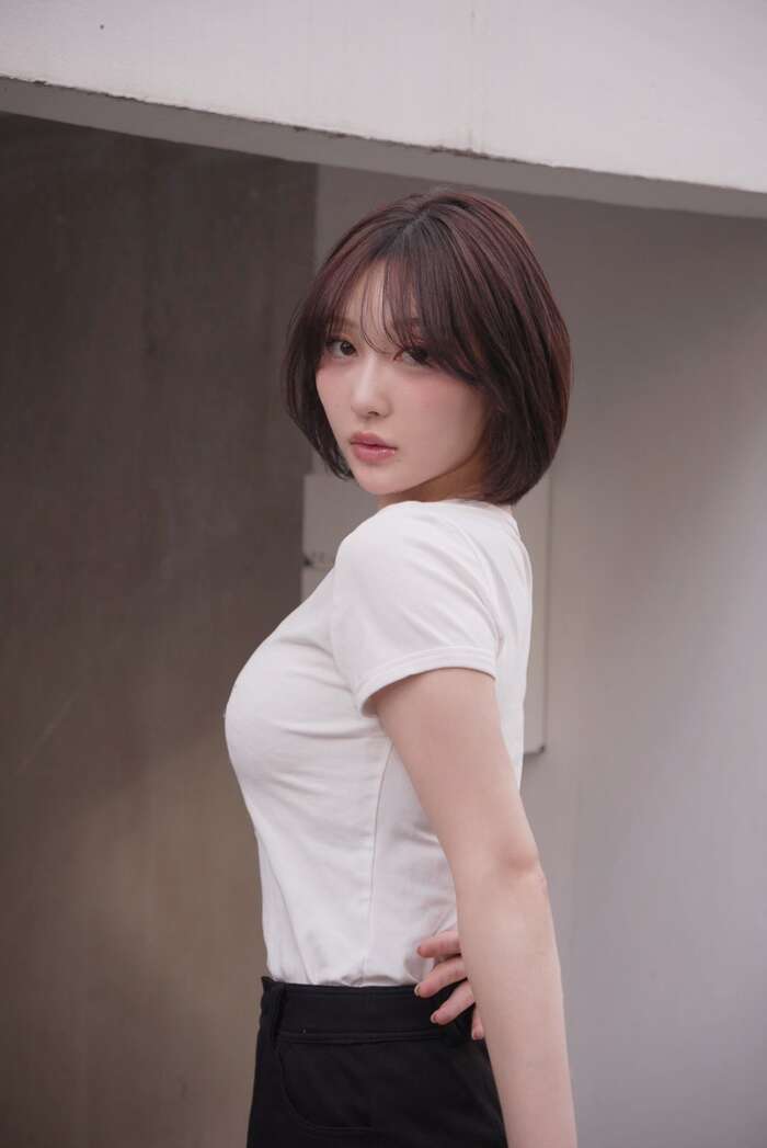 元欅坂46のメンバーで現在はキャバ嬢として活躍する志田愛佳、2nd写真集で大胆なビキニ姿にww 10th image