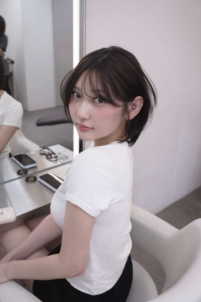 元欅坂46のメンバーで現在はキャバ嬢として活躍する志田愛佳、2nd写真集で大胆なビキニ姿にww 11th image