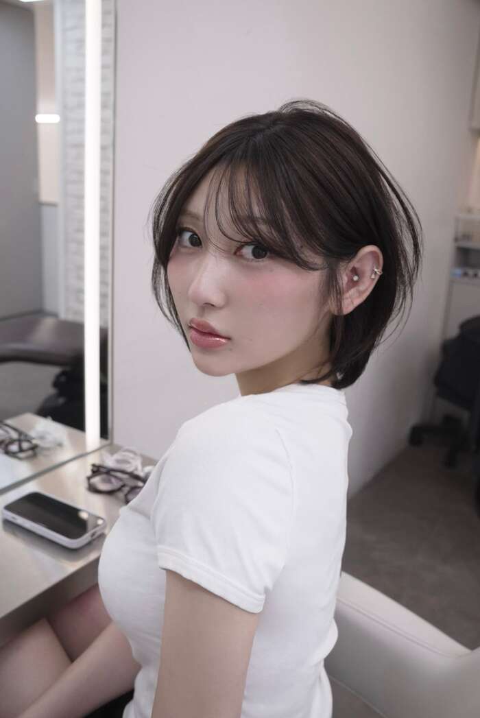 元欅坂46のメンバーで現在はキャバ嬢として活躍する志田愛佳、2nd写真集で大胆なビキニ姿にww 12th image