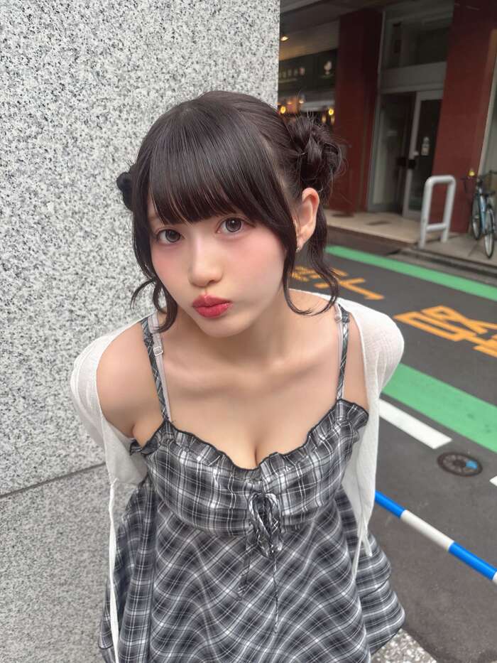 Asahi Moeka Latest Gravure Swimsuit Images 20 Photos 17th image