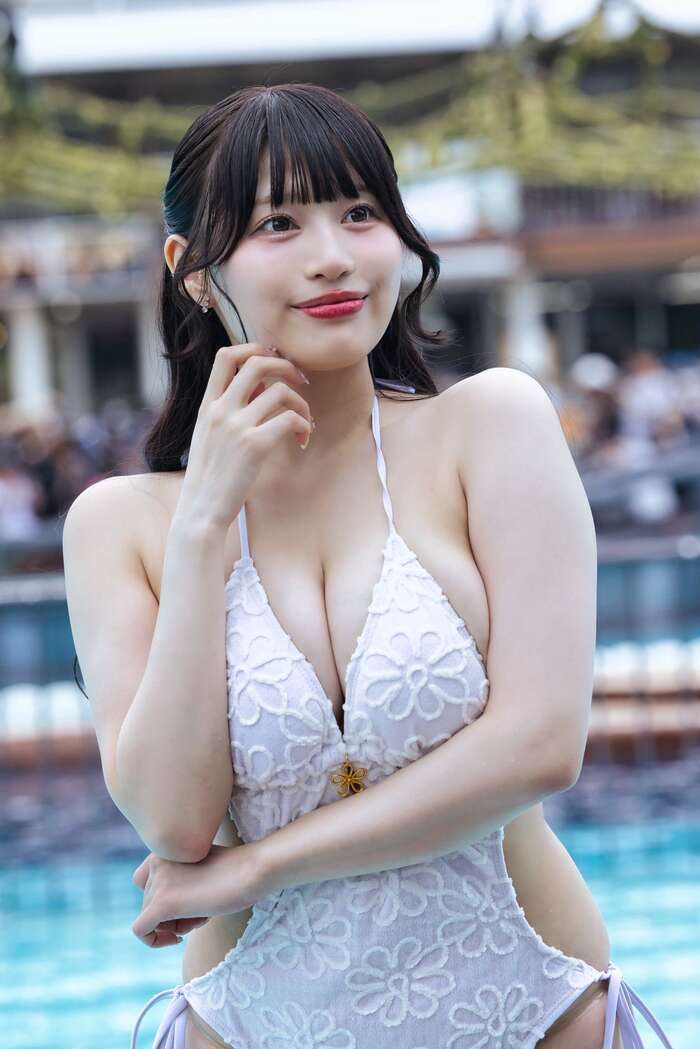 Asahi Moeka Latest Gravure Swimsuit Images 20 Photos 21th image
