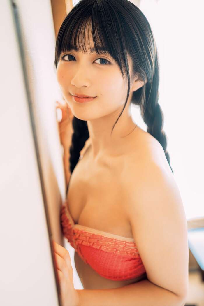 [Image] The idol currently in the spotlight has a swimsuit gravure that is just too cute lololol Minami Hyodo shows off her gorgeous figure in a bikini!! 22th image