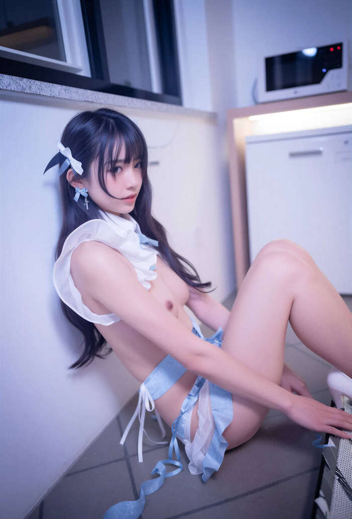 Extreme erotic images of cosplay beauties 5th image