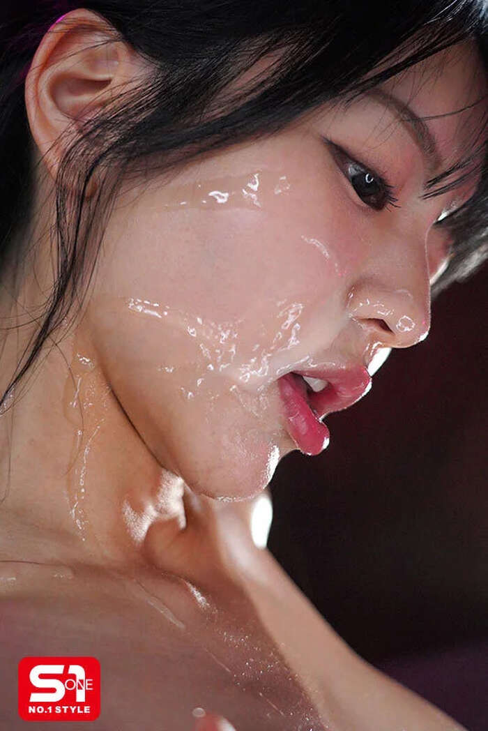 Kokoro Asano, who appeared in 'Hyena of Love,' was told at an event that she 'doesn't like me'... 19th image