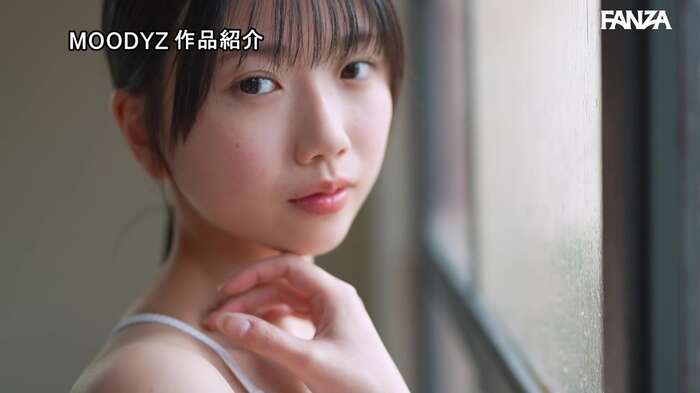 Slender beautiful girl Kaede Hirano (20) with a beautiful anus makes her AV debut with a small, cute baby face and massive bukkake lol 8th image