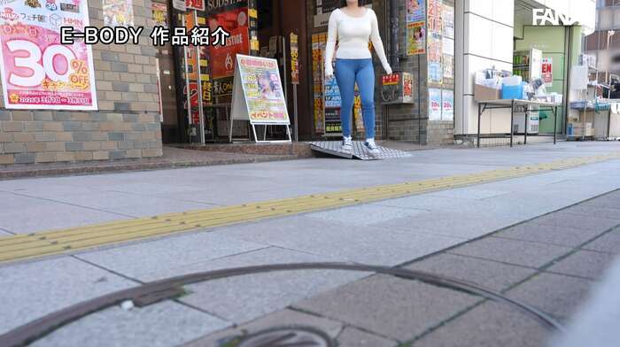 Ayuna Uehara makes her masochistic awakening AV debut with anal and irrumat. 42th image