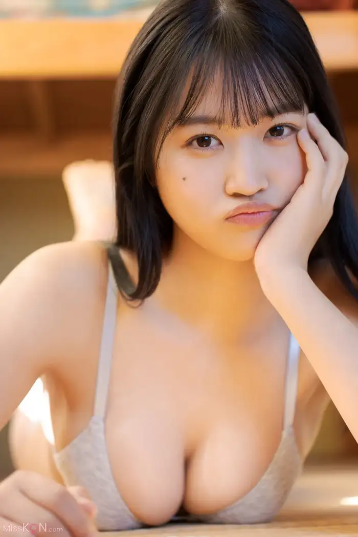 Miyuka Minami: 'My little sister is Attention-Chan.' [Young Champion Digigra] (74 photos) 21th image
