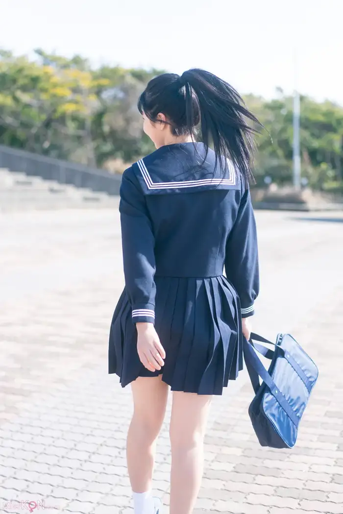 Miyuka Minami: 'My little sister is Attention-Chan.' [Young Champion Digigra] (74 photos) 3th image