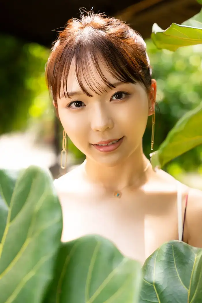 [Riri Haruka 13] Adorable looks, 93cm H-cup soft breasts, and black nipples are sexy nude images (2) 3th image