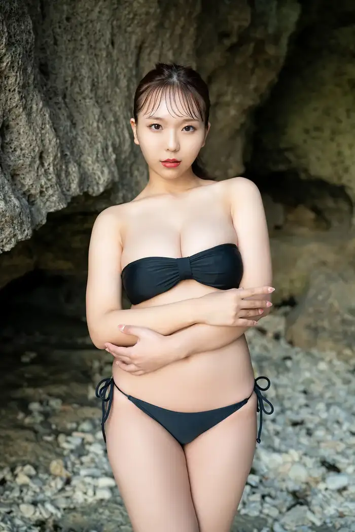 [Riri Haruka 13] Adorable looks, 93cm H-cup soft breasts, and black nipples are sexy nude images (2) 51th image