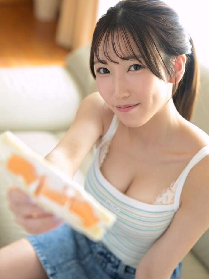 Maya Kanda: Slender and Beautiful Beauty Consultant AV Debut 11th image